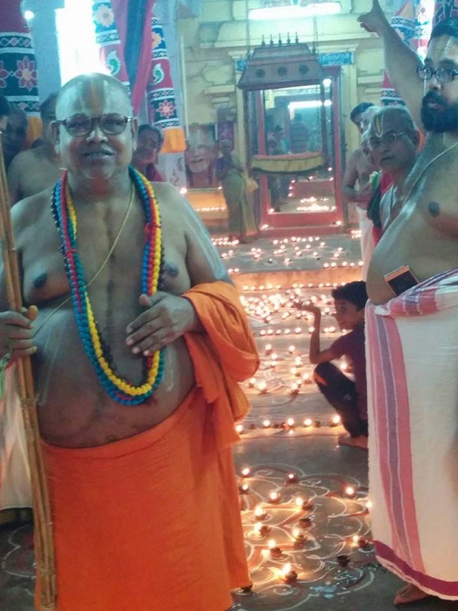 HH 46th Srimad Azhagiyasingar Mangalasasanam At Srirangam Thirukuralappan Sannadhi