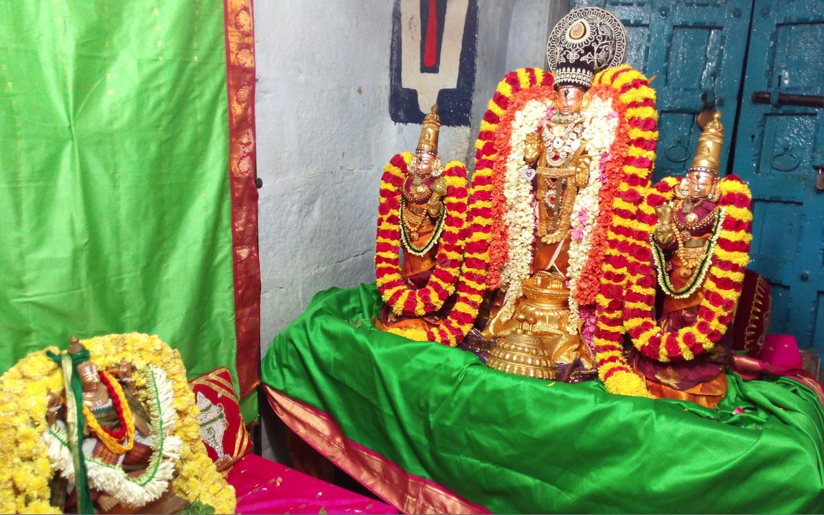 Thiruvelukkai Sri Azhagiya Singaperumal Temple Durmukhi Varusha Sri Senai Mudhanmayaar Avatara Utsavam