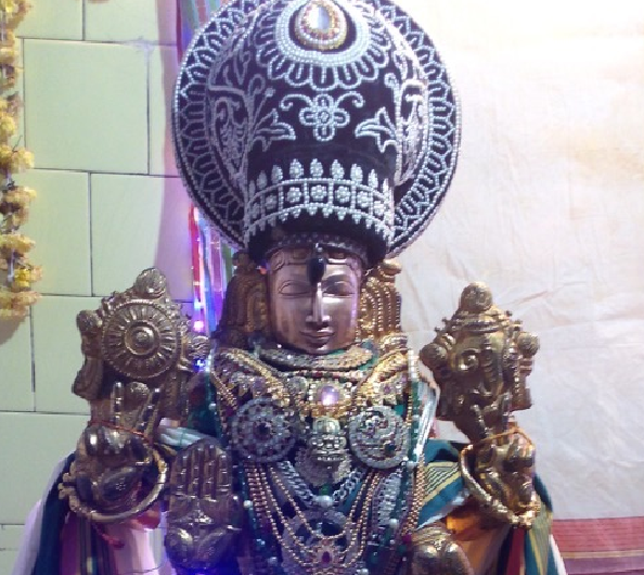 Thirumangai Azhwar Avathara Utsavam at Thiruvelukkai Sri Azhagiyasinga Perumal Temple
