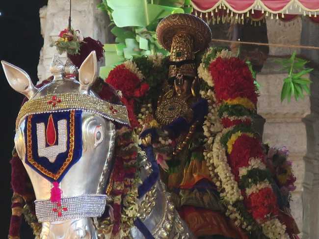 Srirangam Namperumal Srivilambi Varusha Viruppan Thirunaal: Day 8