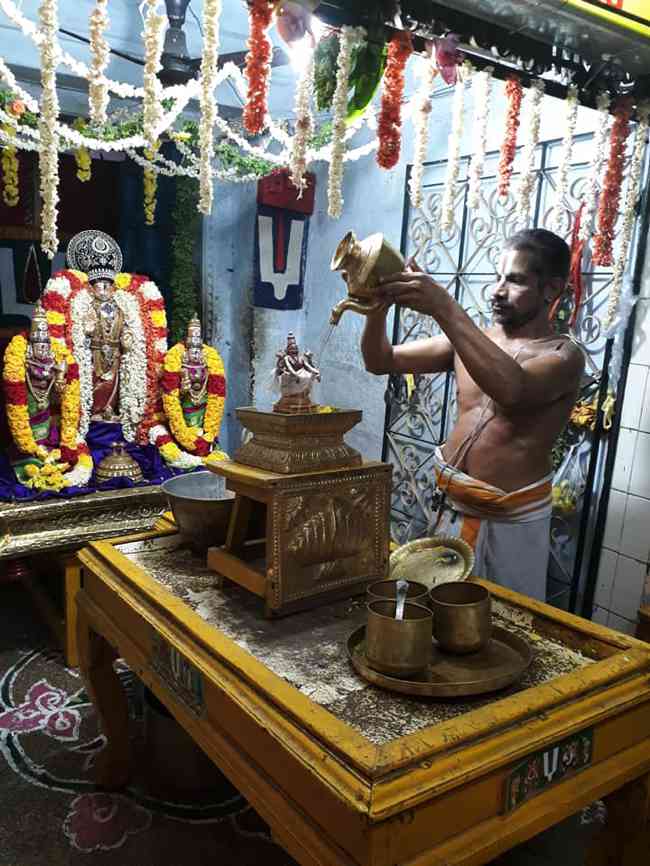 Thiruvellukai Sri AzhagiyaSinga Perumal Temple Aadi Amavasai Thirumanjanam